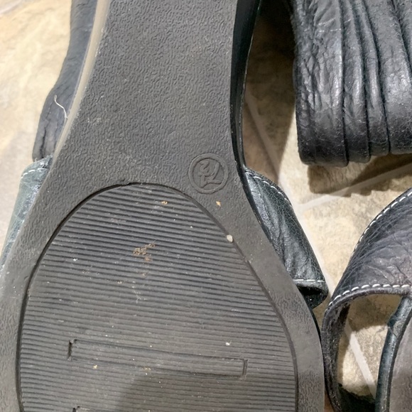 STEVE MADDEN Leather Sandals - Picture 11 of 14